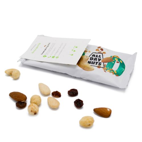 Nuts sachet with card - Image 1